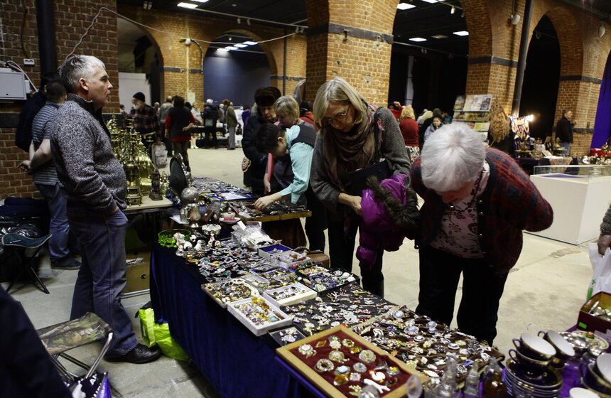 В Музее Москвы организовали зимний блошиный рынок 5 фото