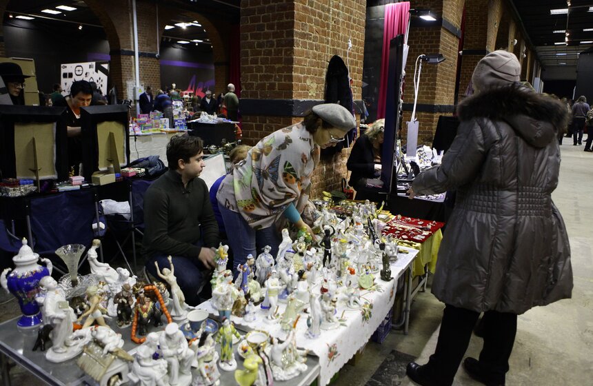 В Музее Москвы организовали зимний блошиный рынок 6 фото