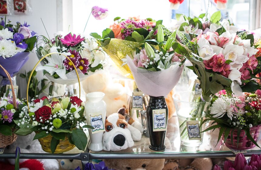 Цветы в киосках спальных районов столицы 16 фото