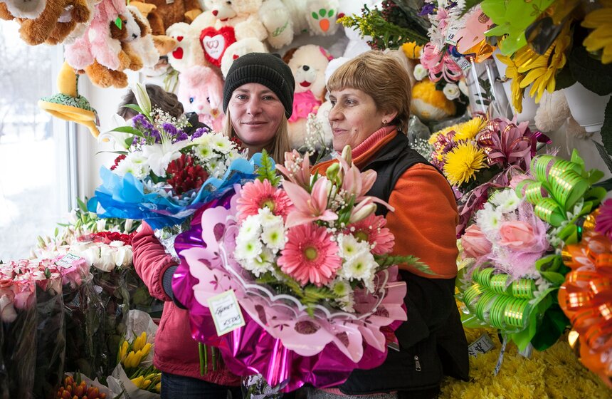 Цветы в киосках спальных районов столицы 8 фото