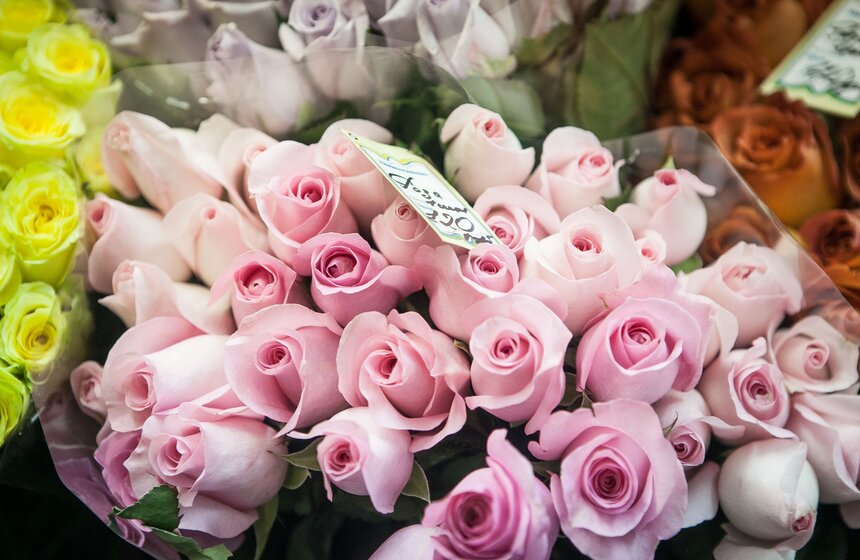 Цветы в киосках спальных районов столицы 22 фото