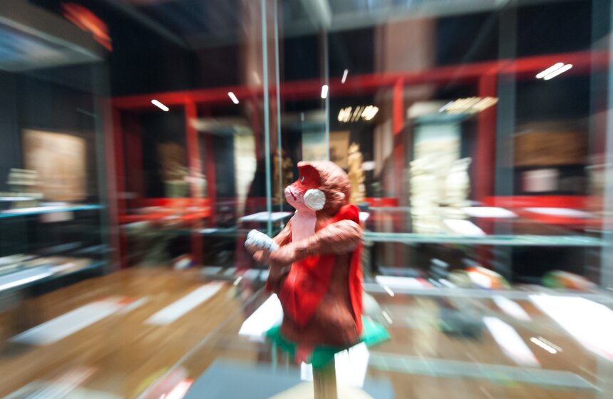 Открылась выставка "Под знаком огненной обезьяны" 24 фото