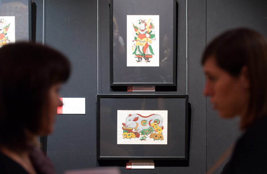 Открылась выставка "Под знаком огненной обезьяны" 28 фото