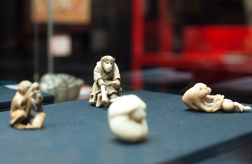 Открылась выставка "Под знаком огненной обезьяны" 15 фото