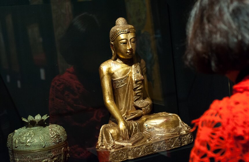 Открылась выставка "Под знаком огненной обезьяны" 12 фото