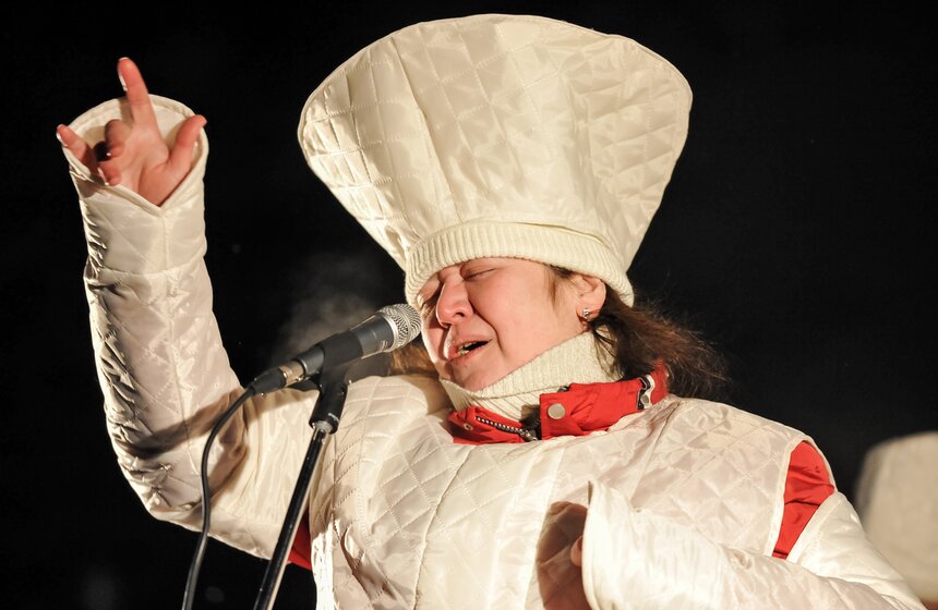 МУЗЕОН встретил Рождество вертикальным мультимедиа 25 фото