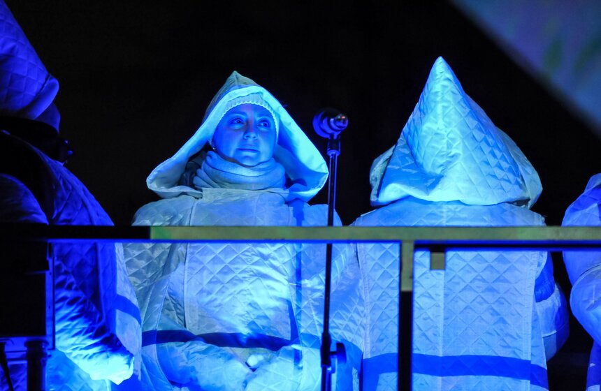 МУЗЕОН встретил Рождество вертикальным мультимедиа 4 фото