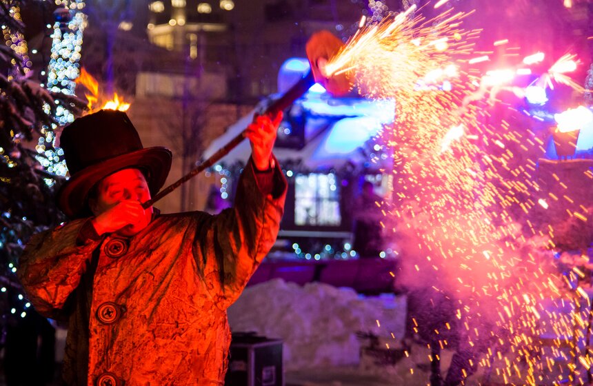 Выступление уличных театров на Старый Новый год 12 фото