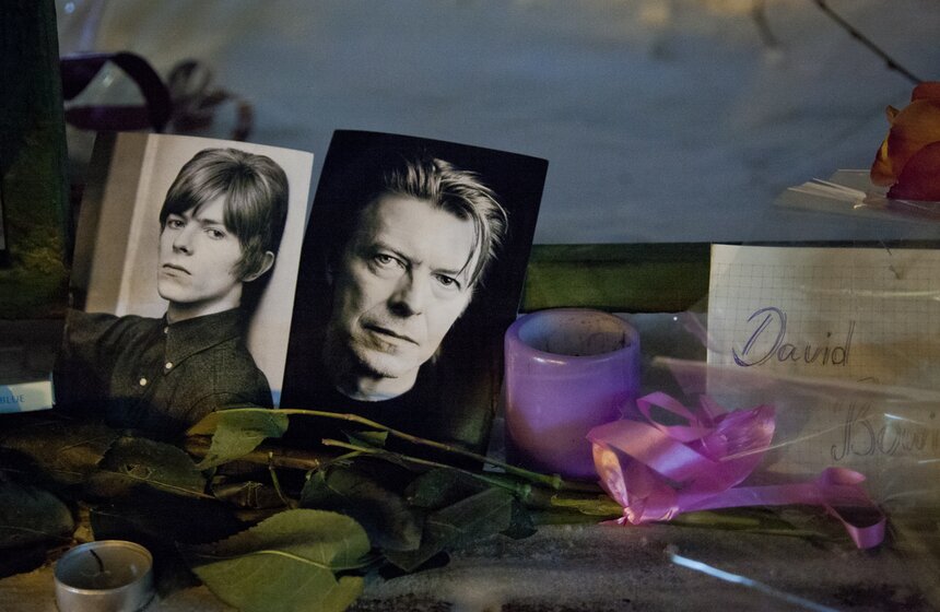 Москвичи почтили память Дэвида Боуи 12 фото