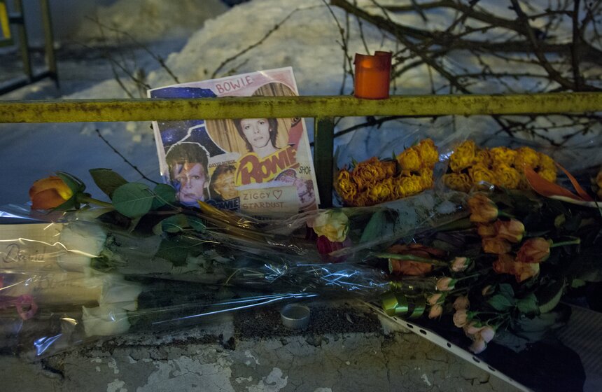 Москвичи почтили память Дэвида Боуи 11 фото
