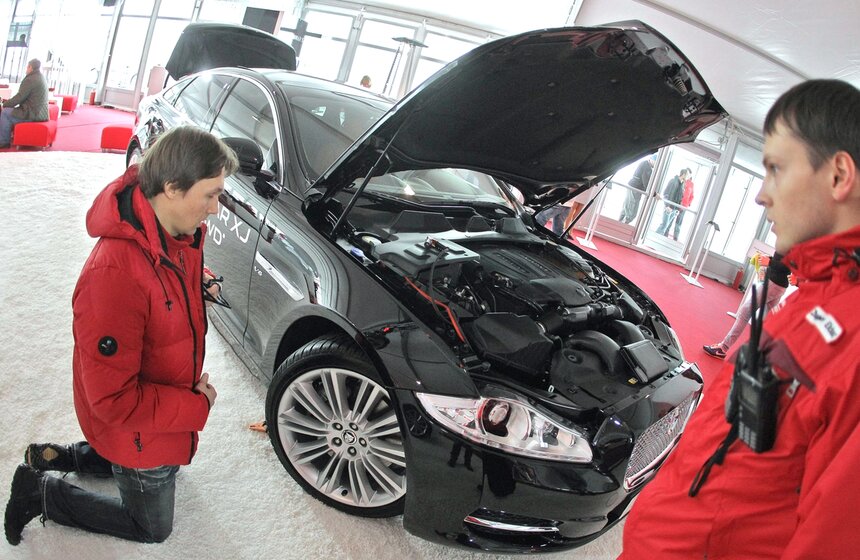 На автодроме в Тушино прошел тест-драйв Jaguar XF и XJ 8 фото