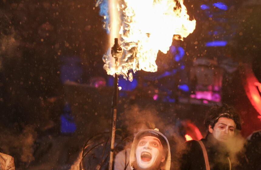 В московском байк-центре проходят детские новогодние елки 19 фото