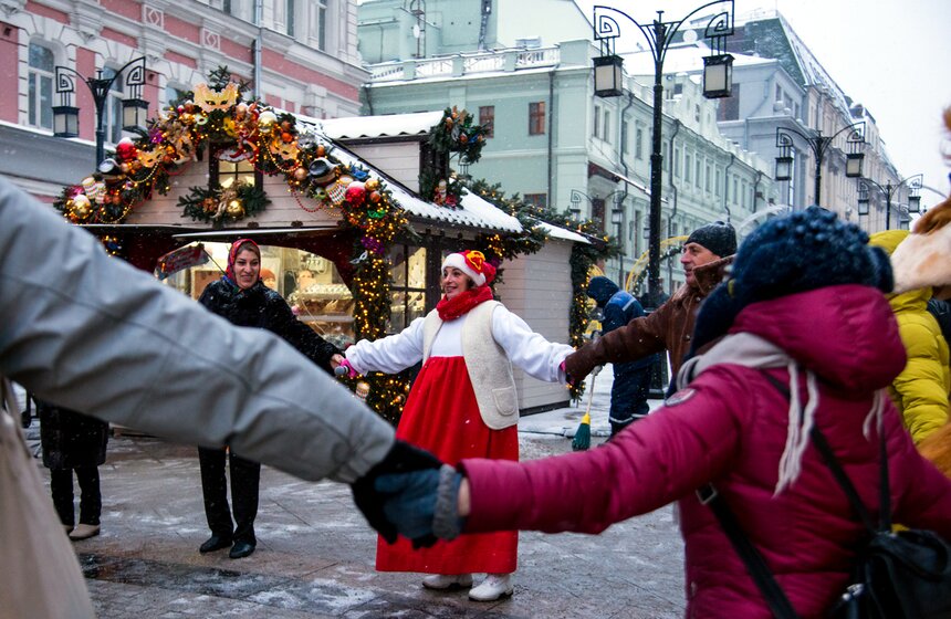 В рамках фестиваля "Путешествие в Рождество" исполнили колядки 5 фото
