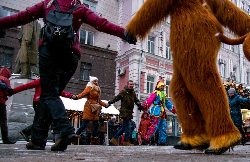 В рамках фестиваля "Путешествие в Рождество" исполнили колядки 6 фото