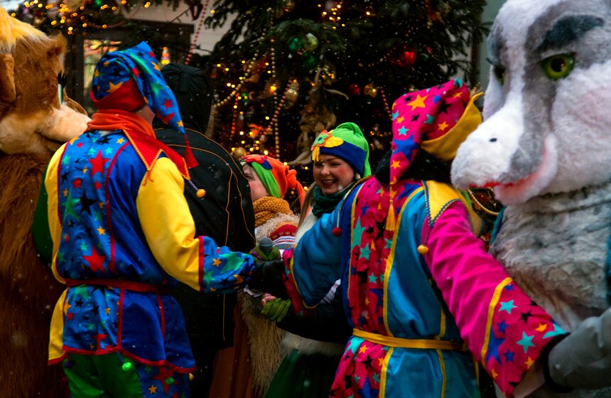 В рамках фестиваля "Путешествие в Рождество" исполнили колядки 13 фото