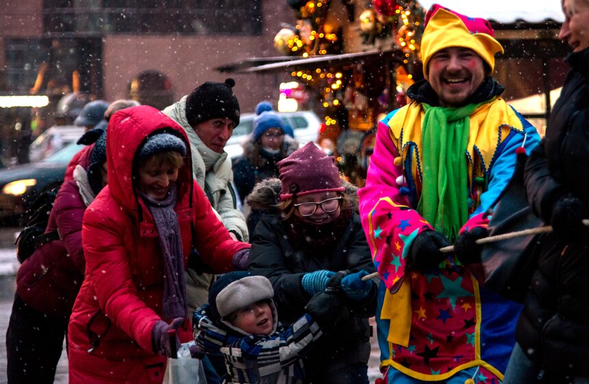 В рамках фестиваля "Путешествие в Рождество" исполнили колядки 16 фото