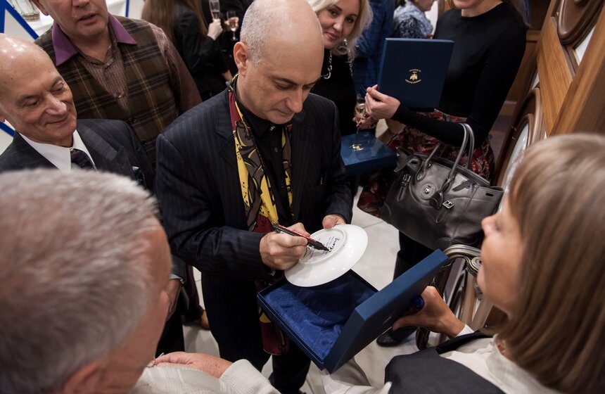 Выставку фарфоровых картин презентовали в столице 26 фото