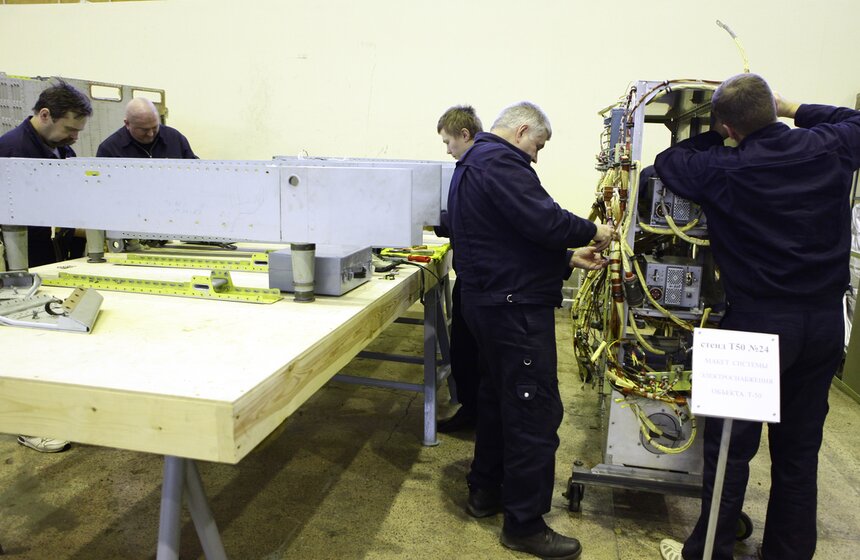 Московский авиапром обеспечивает работой более 100 тысяч человек 3 фото