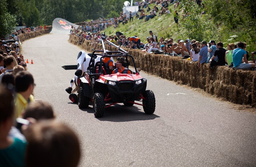 В Москве прошли гонки на тарантасах Red Bull Soapbox Race 24 фото