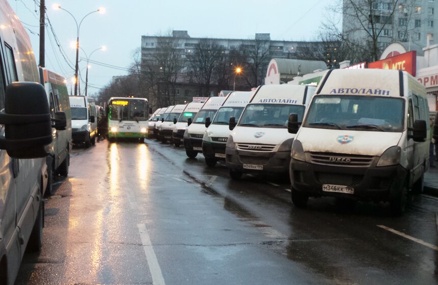 Маршрутные такси на столичных дорогах 10 фото