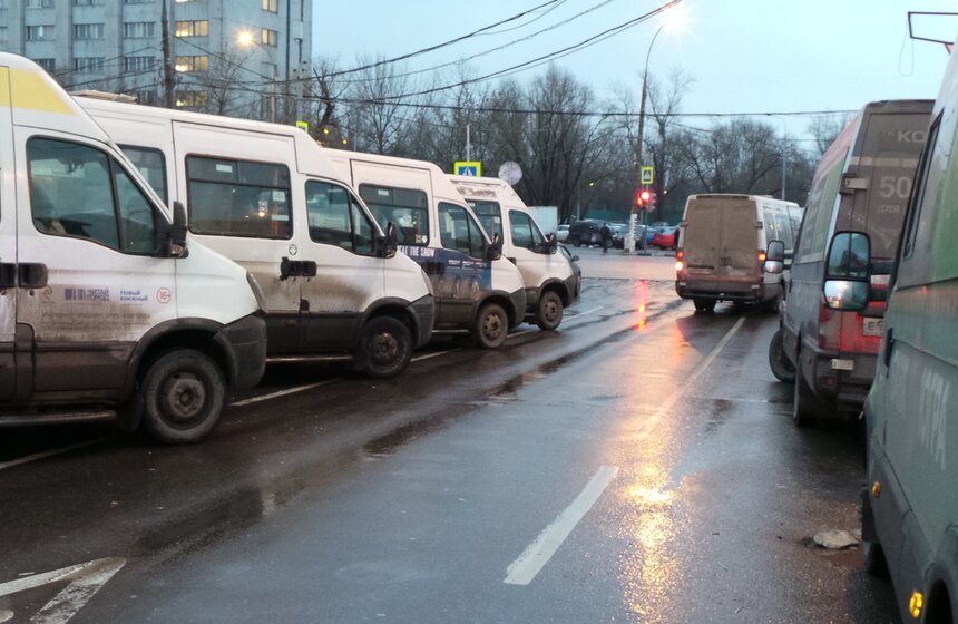 Маршрутные такси на столичных дорогах 15 фото