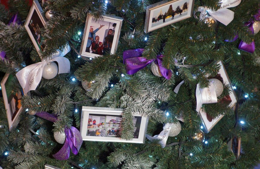 Елка телеканала "Москва 24" в ГУМе 8 фото