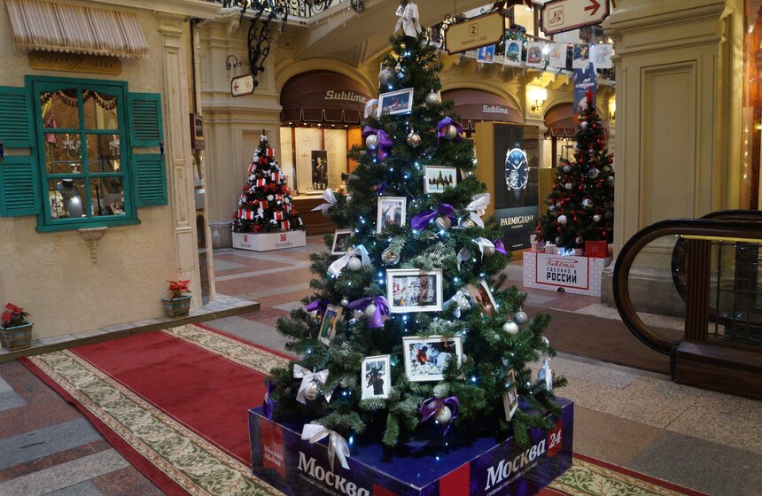 Елка телеканала "Москва 24" в ГУМе 1 фото