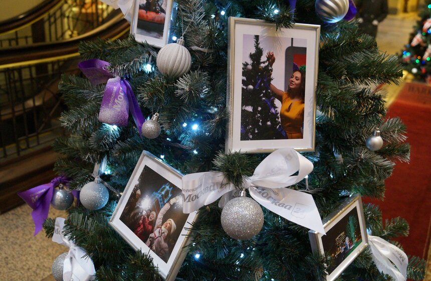 Елка телеканала "Москва 24" в ГУМе 4 фото