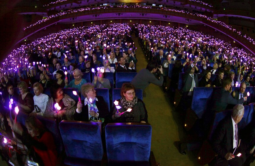 Многодетные семьи наградили почетными знаками 11 фото