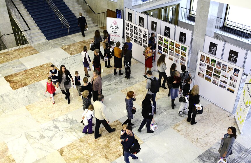 Многодетные семьи наградили почетными знаками 2 фото