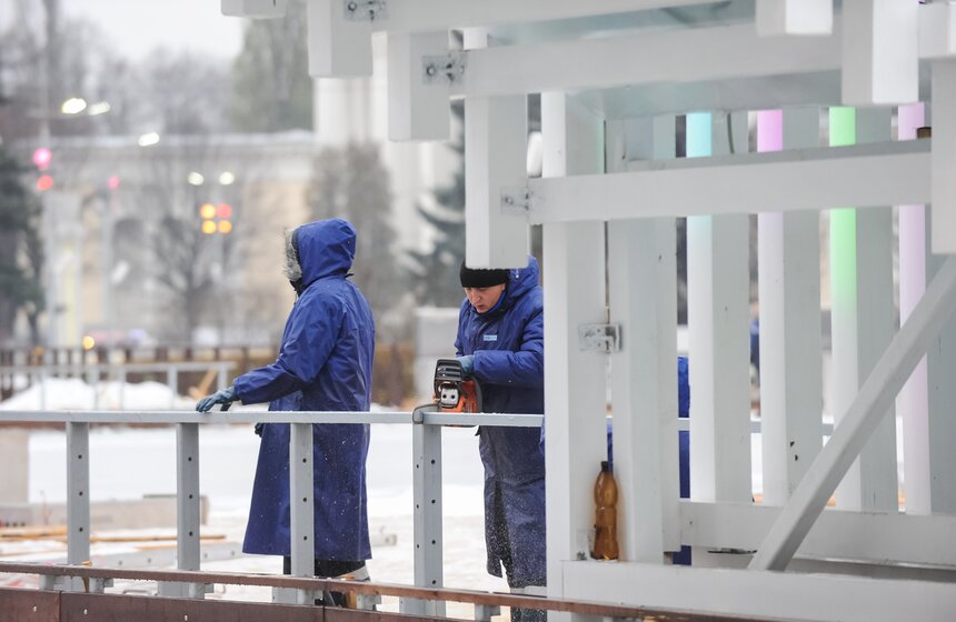 Высшая проба: Илья Авербух первым ступил на главный каток страны 8 фото