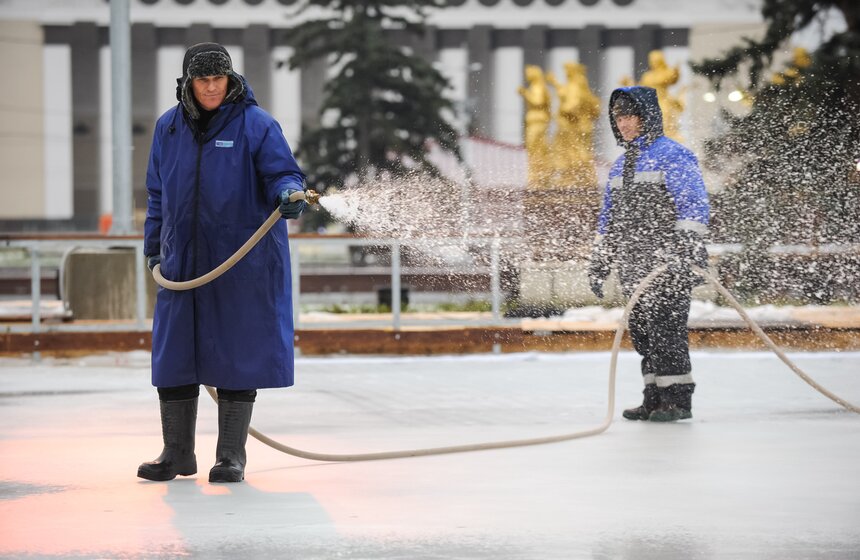 Высшая проба: Илья Авербух первым ступил на главный каток страны 6 фото