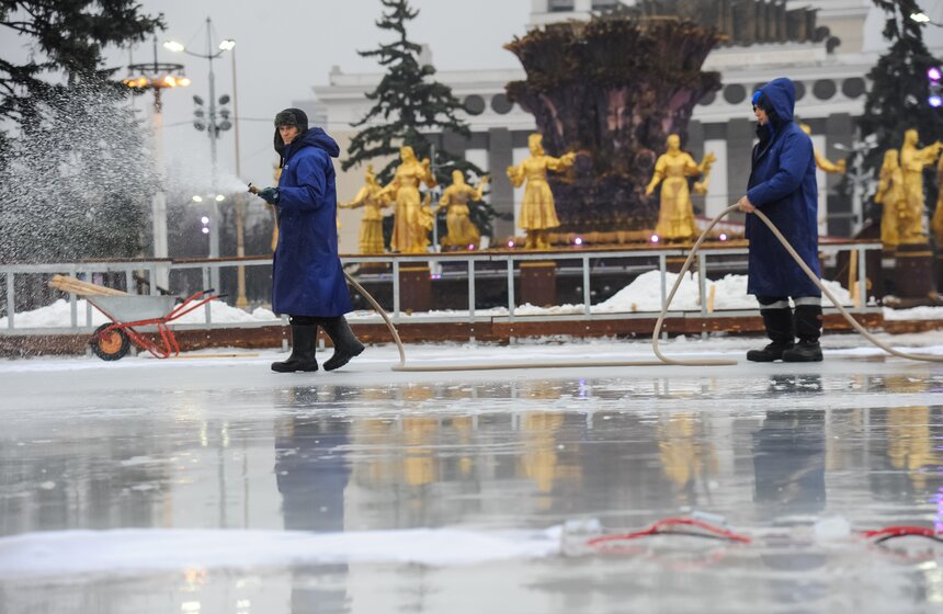 Высшая проба: Илья Авербух первым ступил на главный каток страны 16 фото