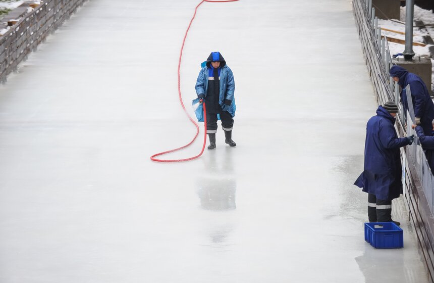 Высшая проба: Илья Авербух первым ступил на главный каток страны 12 фото