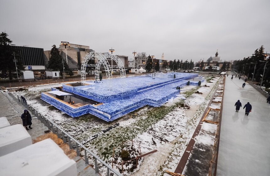 Высшая проба: Илья Авербух первым ступил на главный каток страны 14 фото