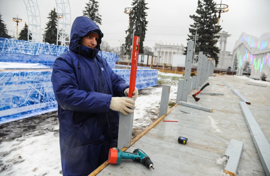 Высшая проба: Илья Авербух первым ступил на главный каток страны 19 фото