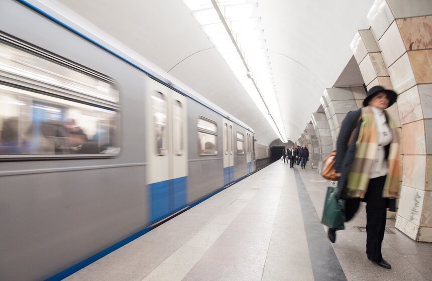 Квест со звездами в московском метро 21 фото