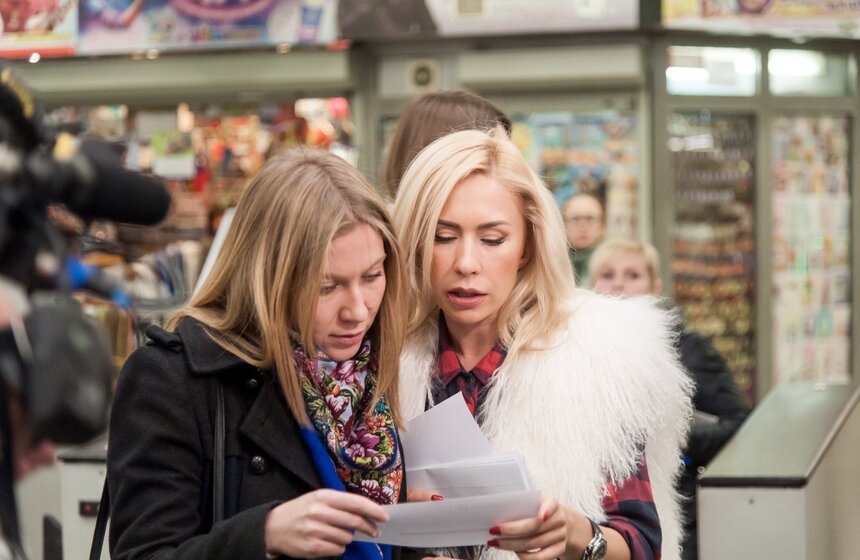 Квест со звездами в московском метро 11 фото