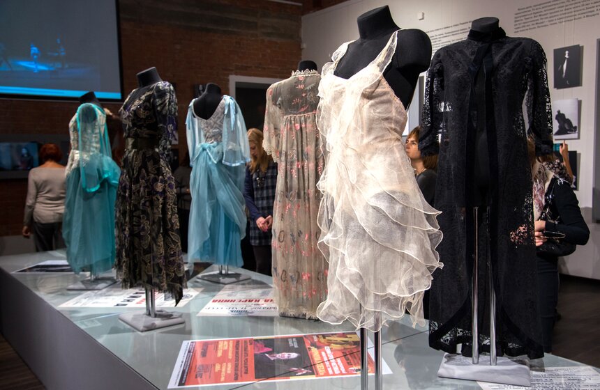 Выставка к юбилею Майи Плисецкой в театральном музее 23 фото