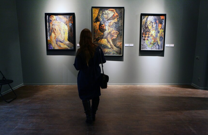 Выставка "Жизнь и театр Александра Тихомирова" 2 фото