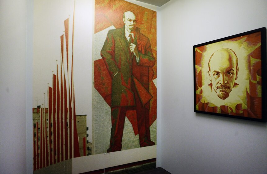 Выставка "Жизнь и театр Александра Тихомирова" 8 фото