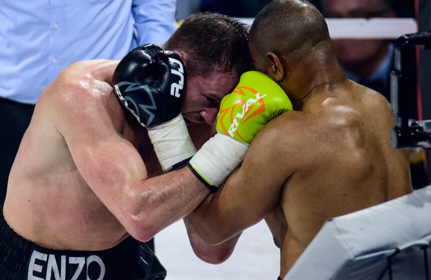Джонс против Маккаринелли и еще три боя: бокс в "Арене Легенд" 12 фото