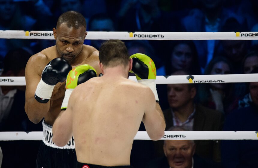 Джонс против Маккаринелли и еще три боя: бокс в "Арене Легенд" 4 фото