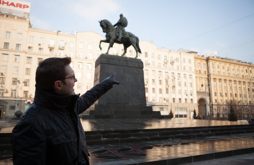 "Места детства": Телеведущий Денис Елаховский 1 фото