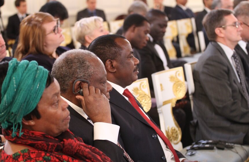 Мэр провел предновогодний прием для дипломатического корпуса 12 фото