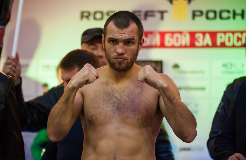 Взвешивание боксеров супербоя "Рой Джонс vs Энцо Маккаринелли" 14 фото