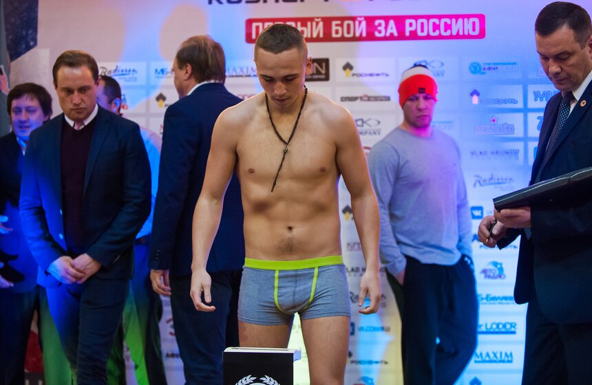 Взвешивание боксеров супербоя "Рой Джонс vs Энцо Маккаринелли" 25 фото