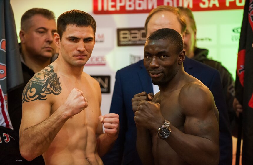 Взвешивание боксеров супербоя "Рой Джонс vs Энцо Маккаринелли" 30 фото