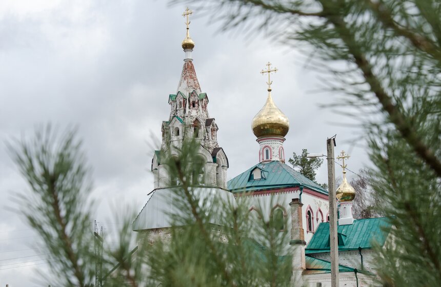 Храм Живоначальной Троицы в Аверкиево 25 фото