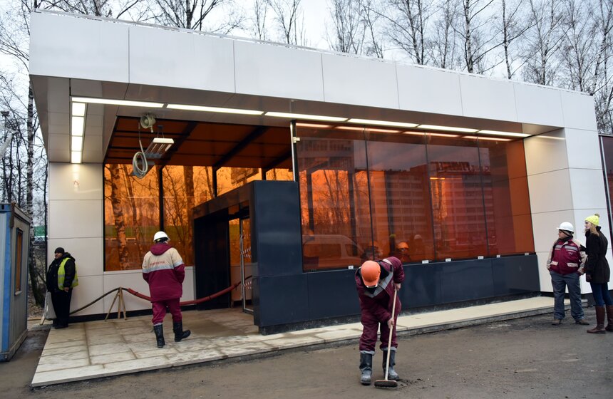 На станциях "Румянцево" и "Саларьево" ведутся отделочные работы 2 фото